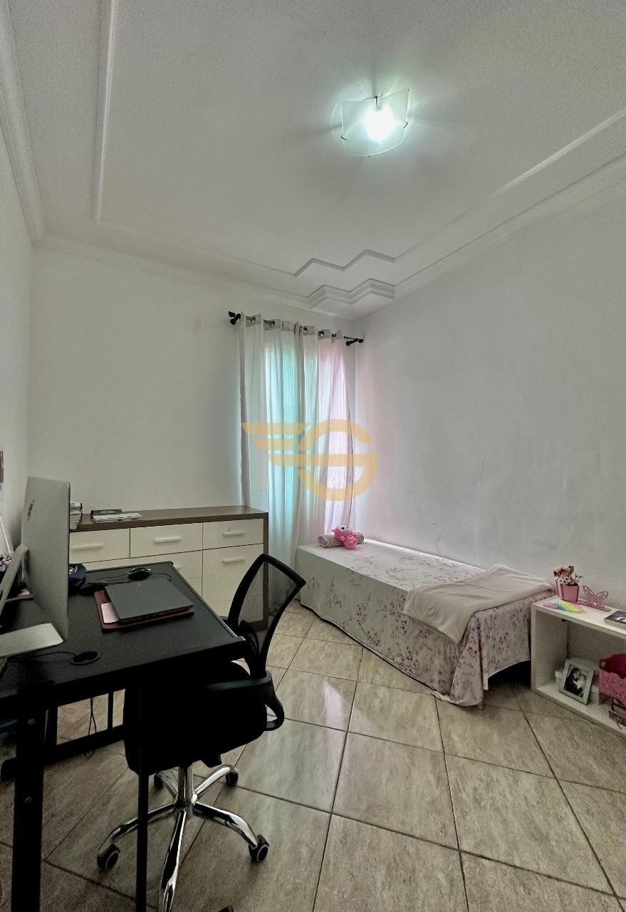 Foto de Casa à Venda - Ideal – 5 Quartos, Armários Embutidos e 6...