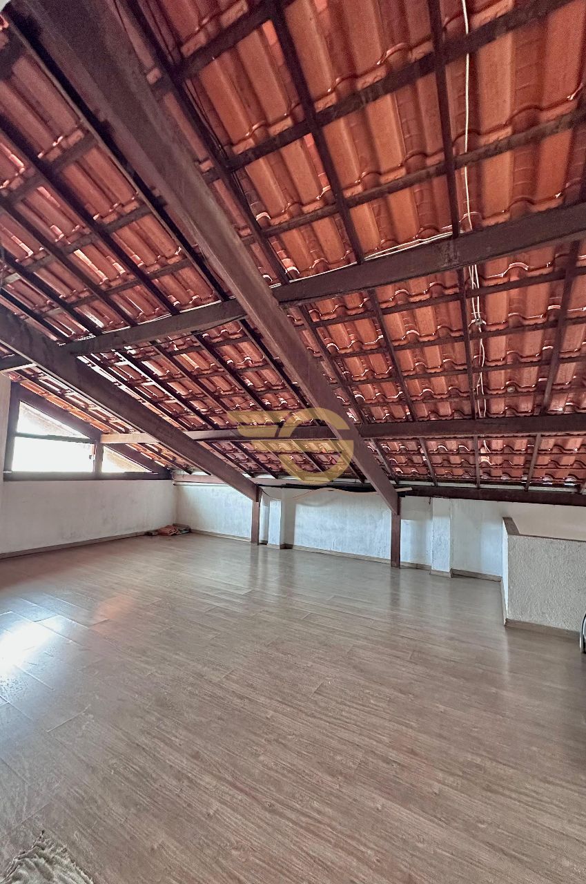 Foto de Casa à Venda - Ideal – 5 Quartos, Armários Embutidos e 6...