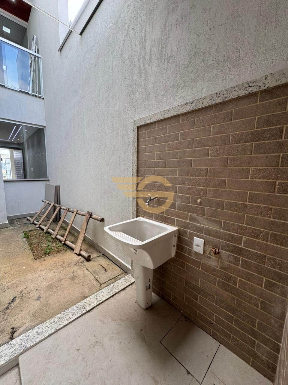 Foto de Casa de ALTO Padrão 3 Quartos no Residencial Bethania com Varanda Gourmet