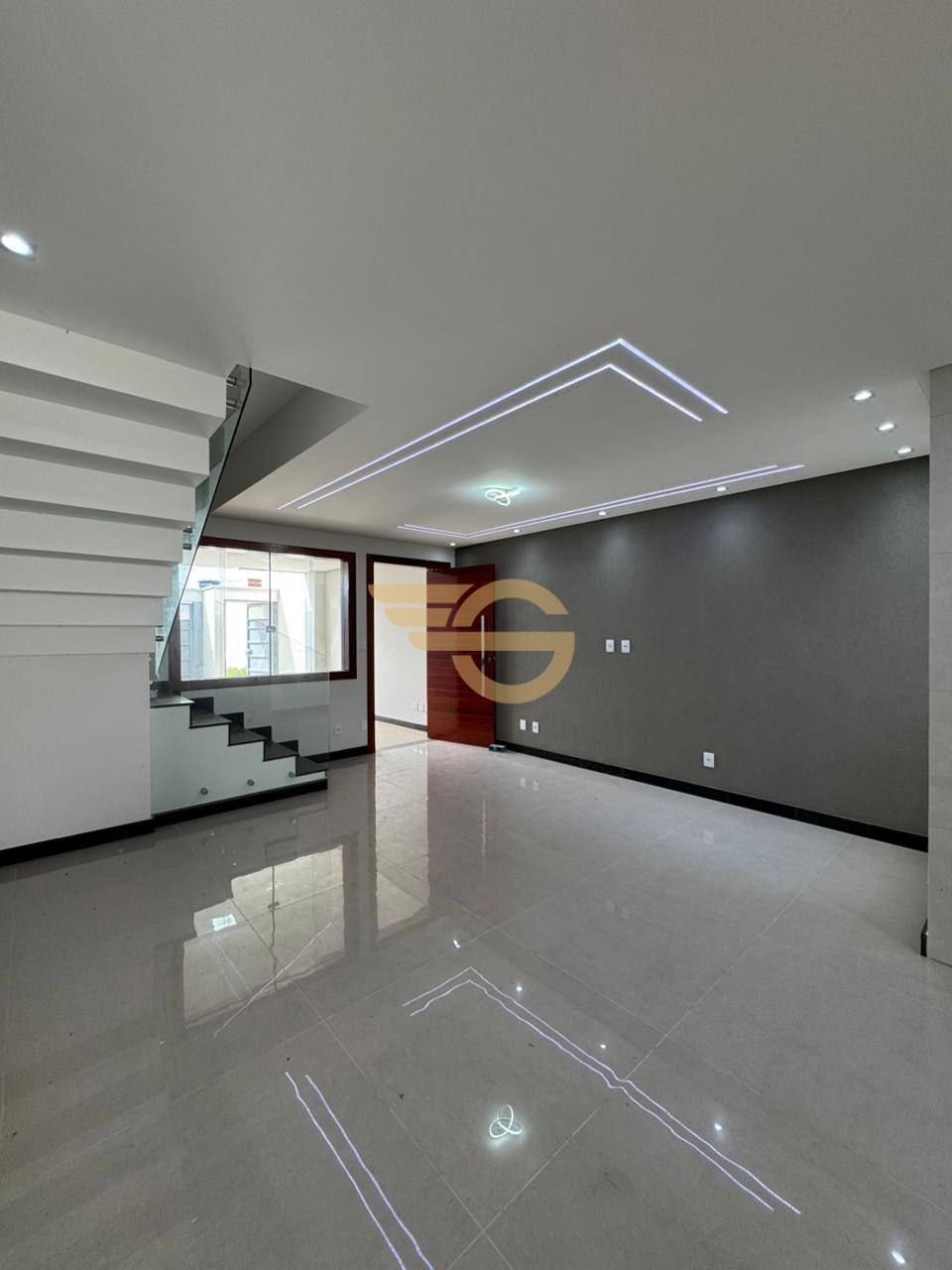 Foto de Casa de ALTO Padrão 3 Quartos no Residencial Bethania com Varanda Gourmet
