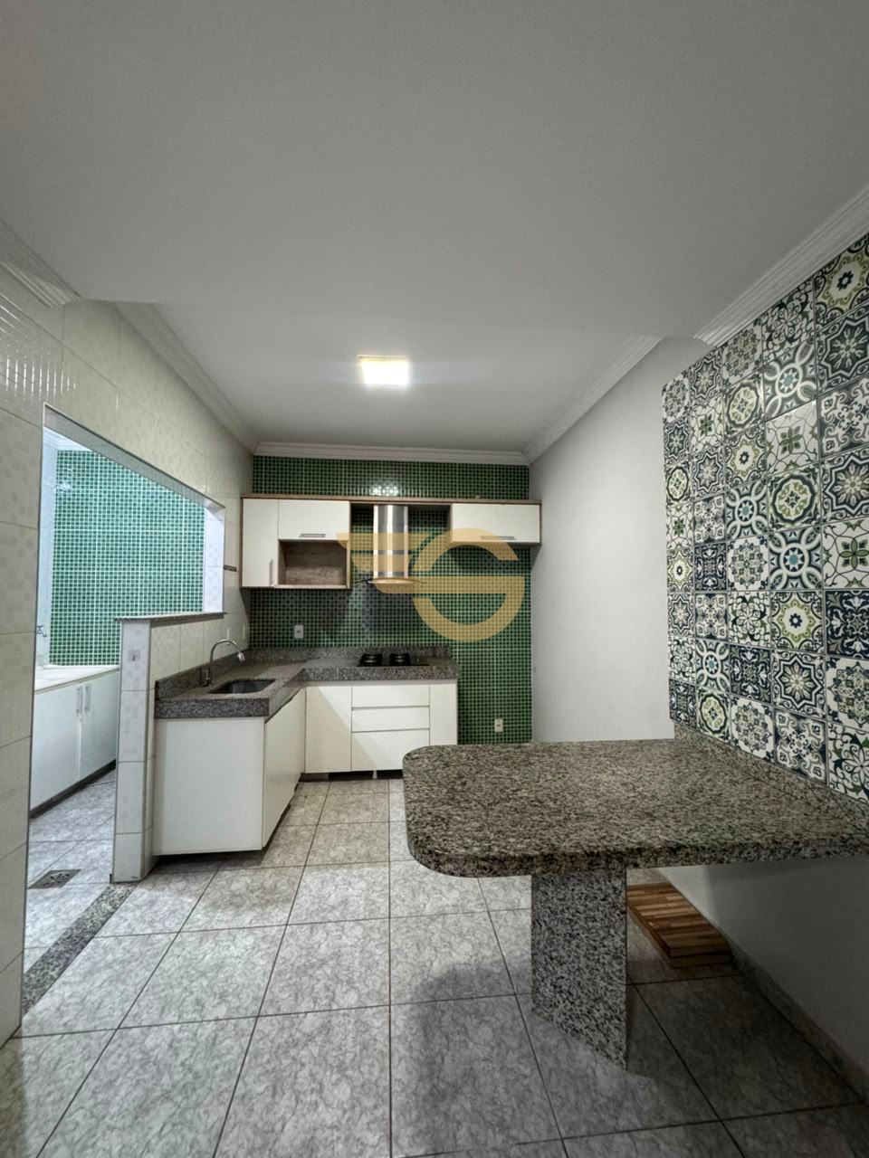 Foto de Casa com 2 Quartos (1 Suíte), Móveis Planejados e Vaga Coberta