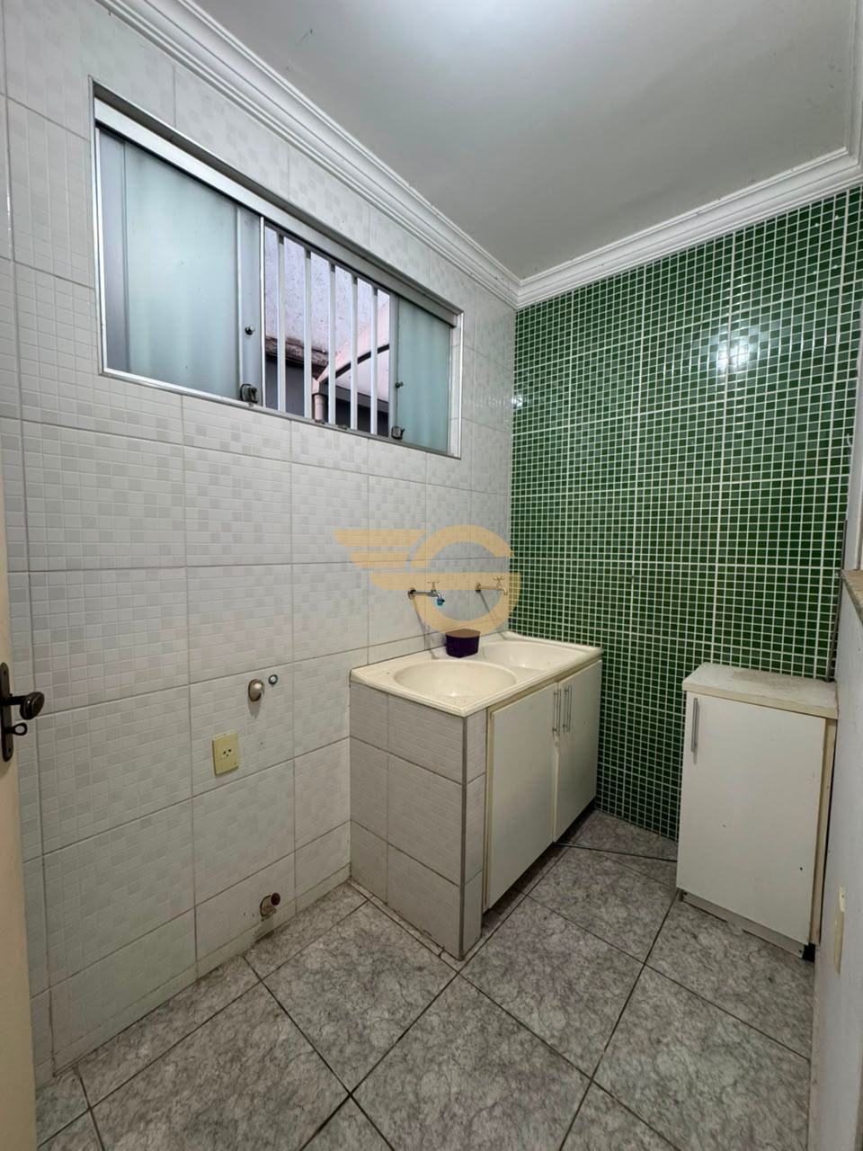 Foto de Casa com 2 Quartos (1 Suíte), Móveis Planejados e Vaga Coberta