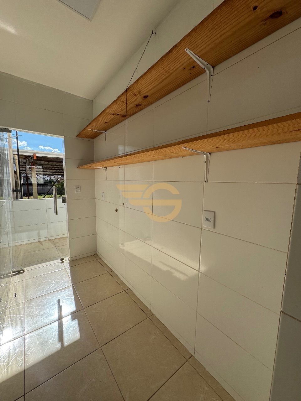 Foto de Casa Duplex com 2 Quartos, Suíte e Vaga de Garagem