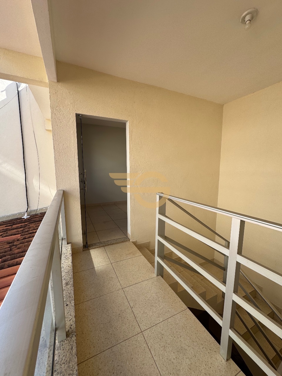 Foto de Casa Duplex com 2 Quartos, Suíte e Vaga de Garagem