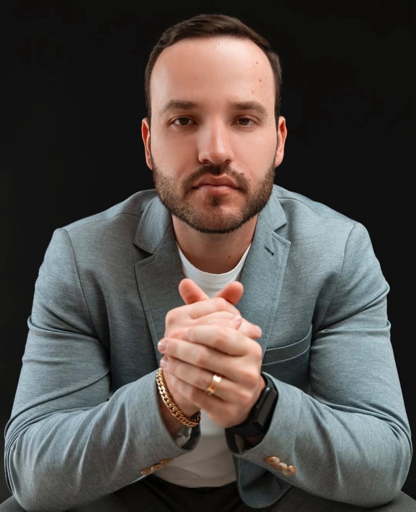 Corretor Carlos Calderon