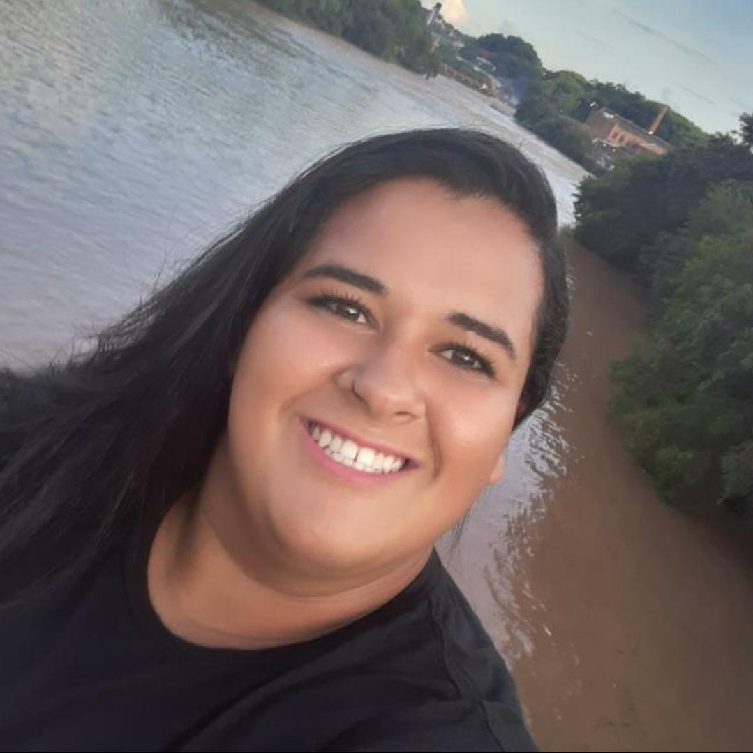 Adriene Alves
