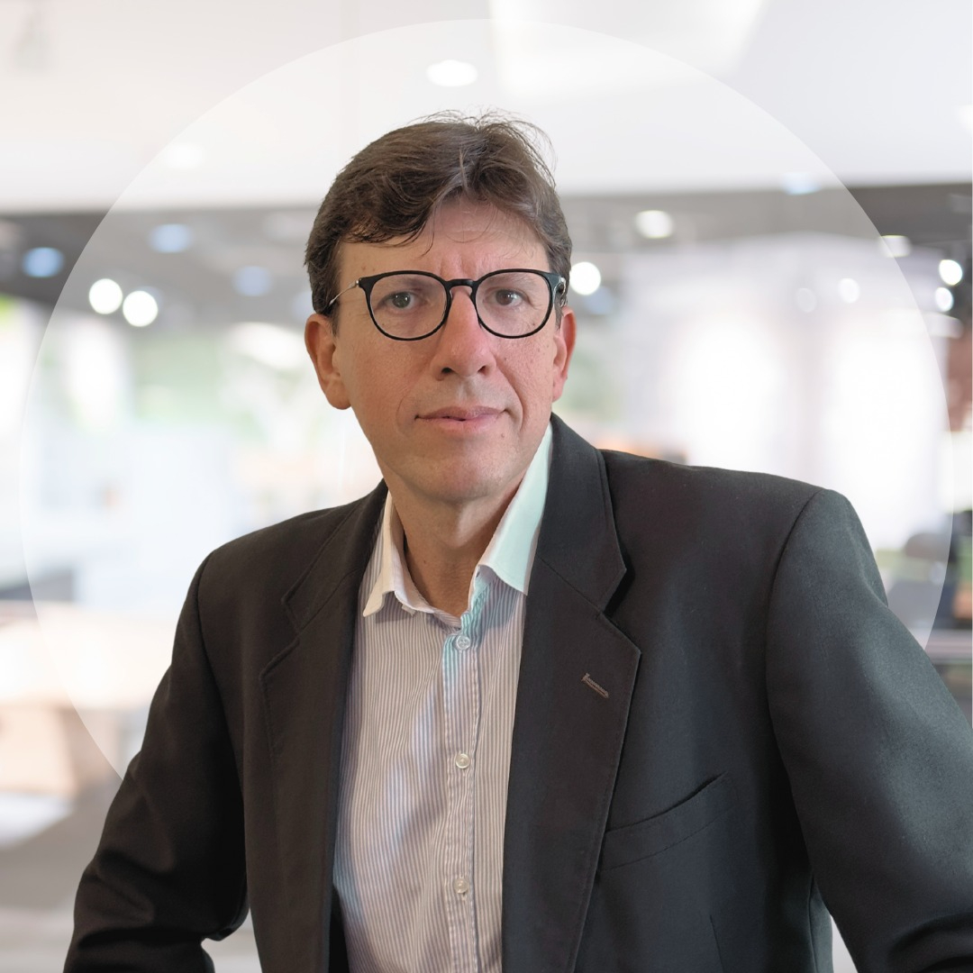 Corretor Carlo Dias