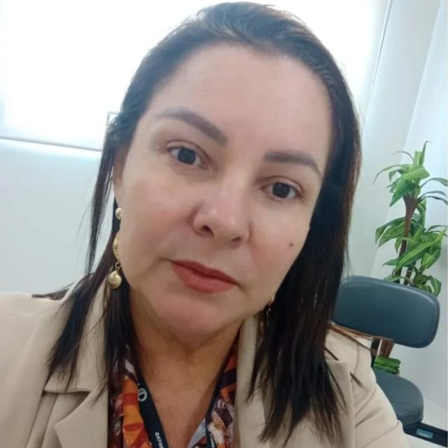 Corretor Adjany Diniz