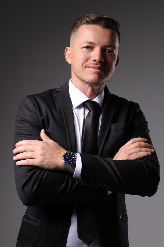 Corretor Eliardo Lira