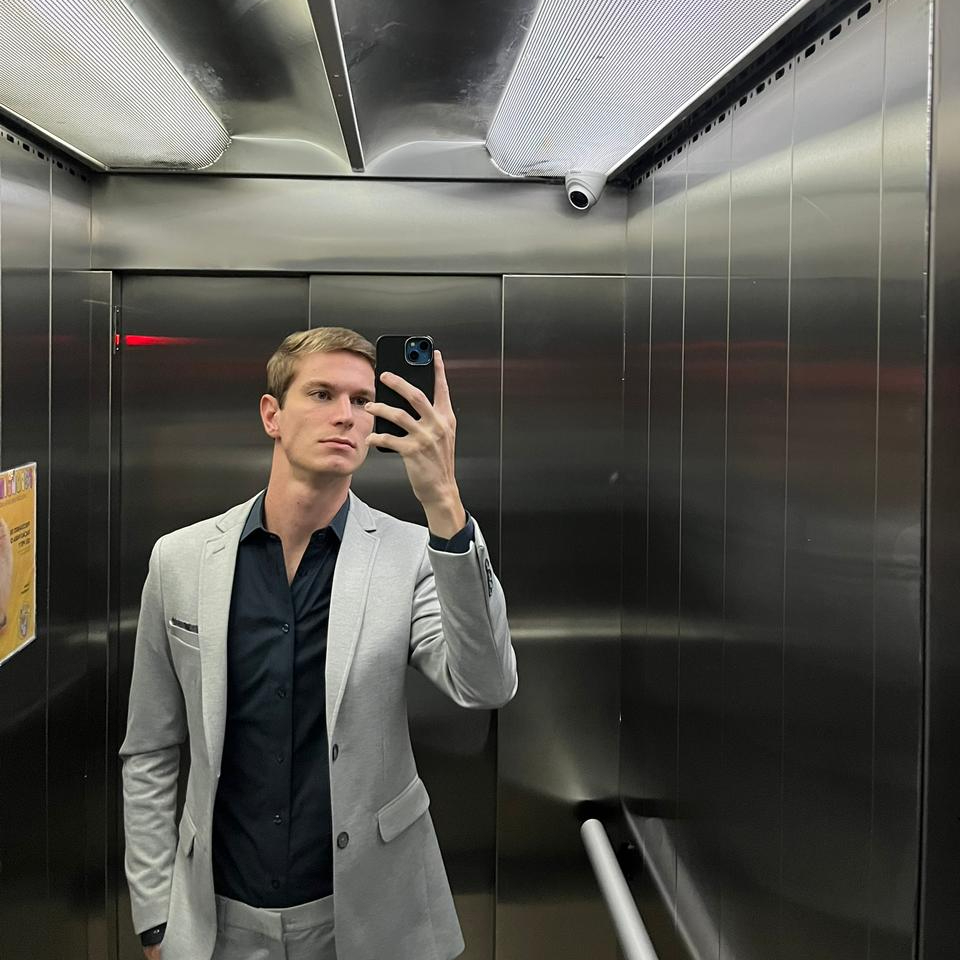 Corretor Angelo Seribeli