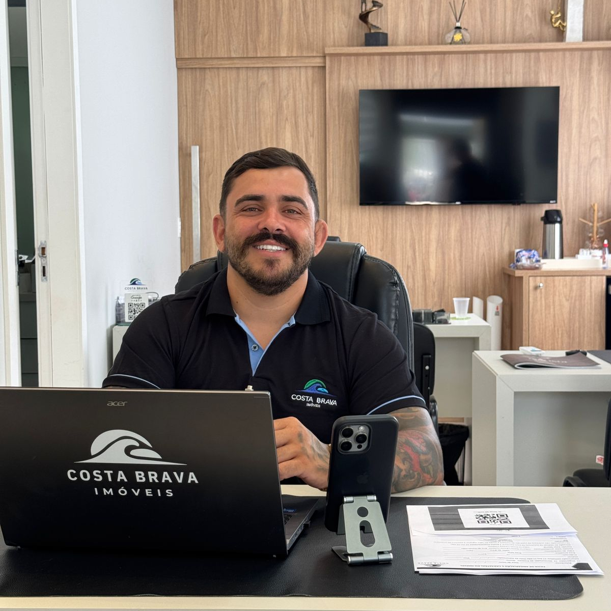 Corretor Jheneton  Rodrigues