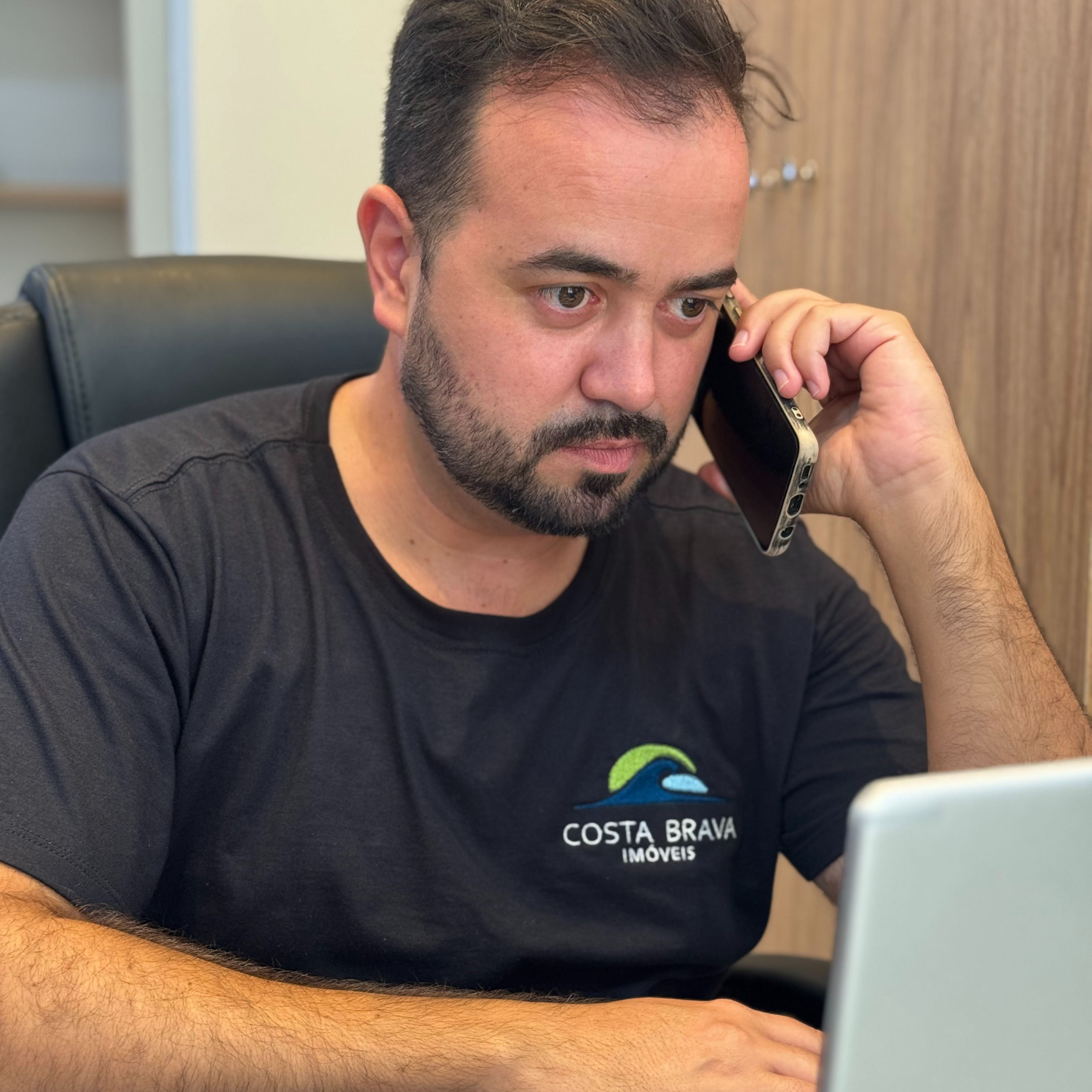 Corretor Felipe Hach