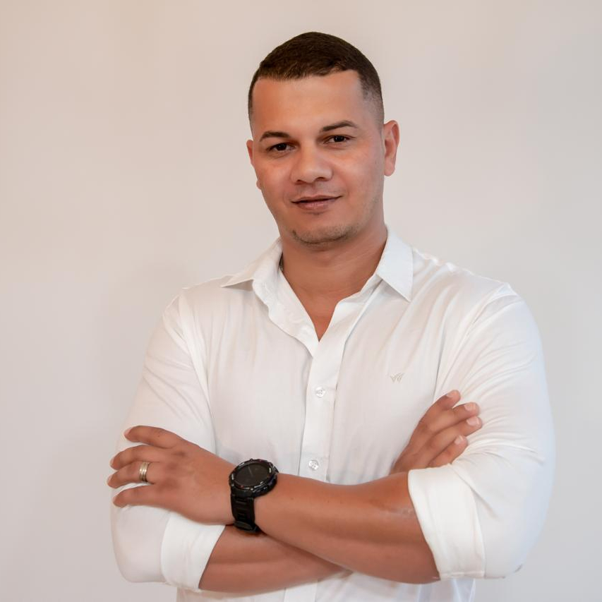 Corretor Leandro Martins