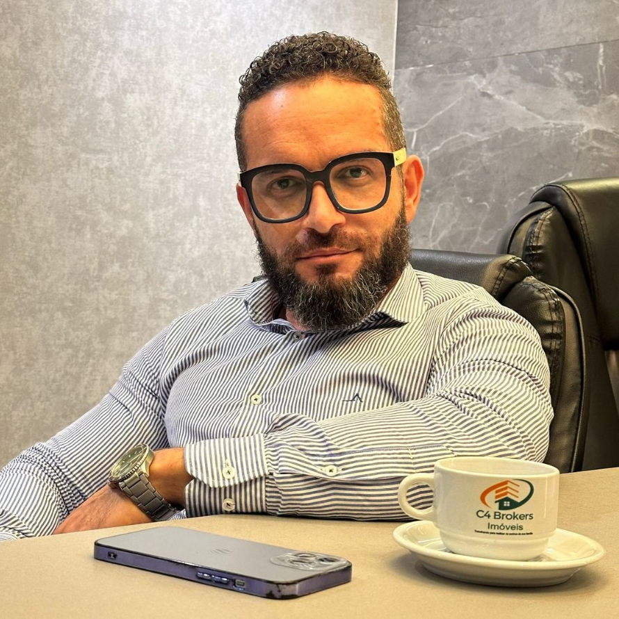 Corretor Evandro Xavier