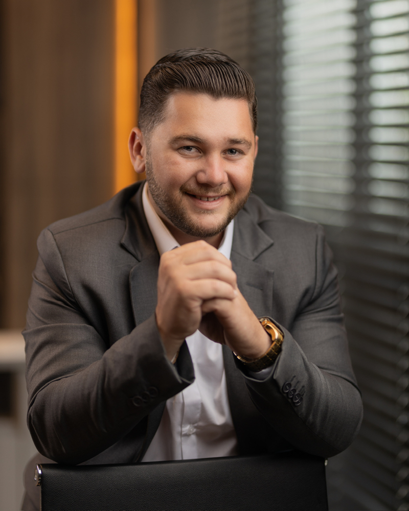 Corretor Leonardo Machado