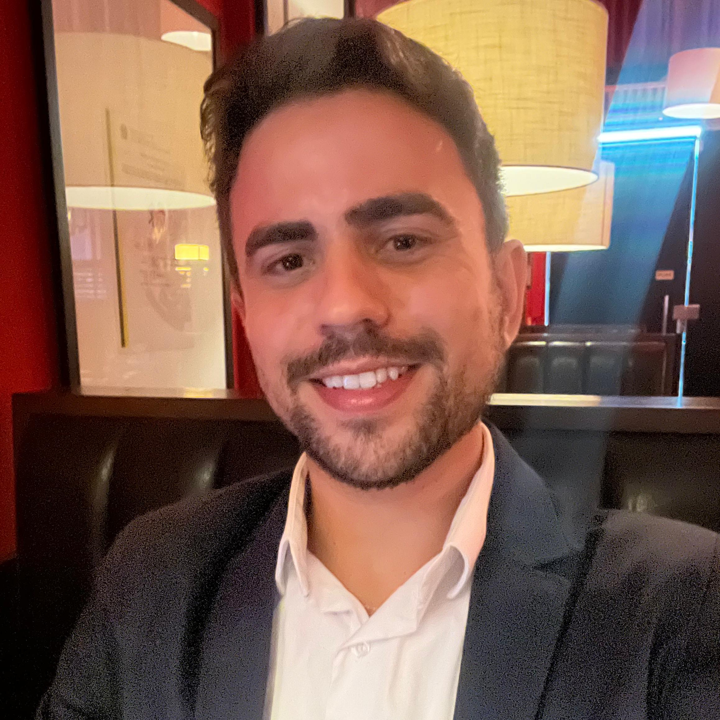 Corretor Gabriel Caldeira