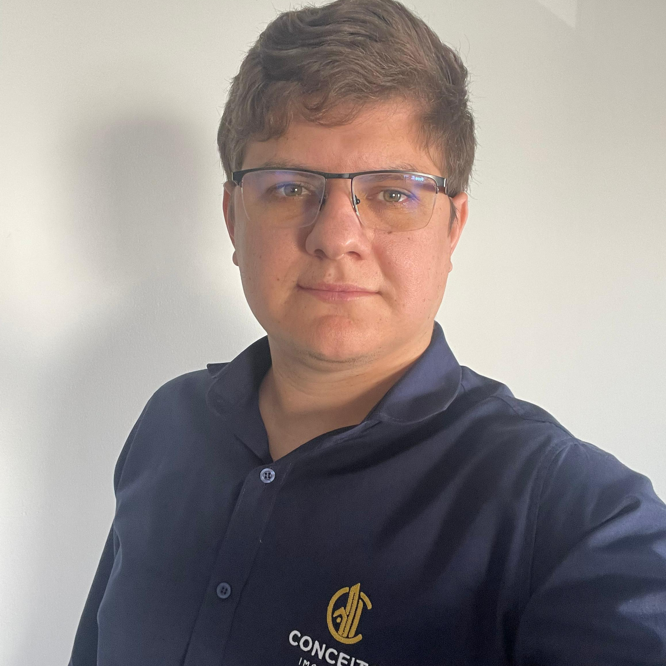 Corretor Higor Hoinacki