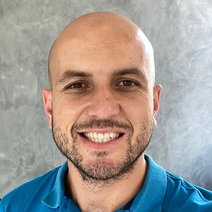 Corretor Charles Barbosa