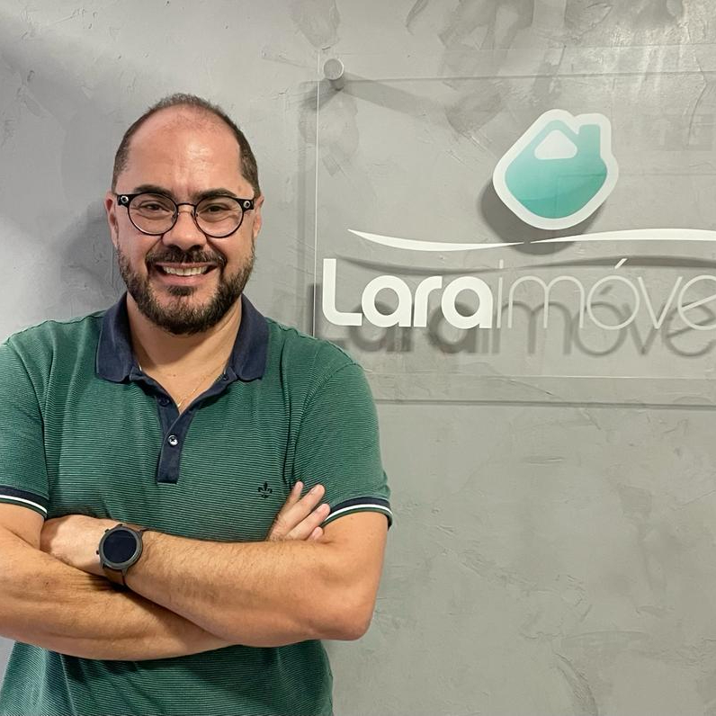 Corretor Sérgio Lara