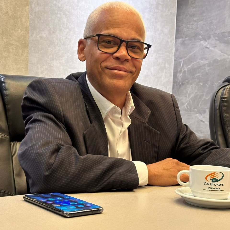 Corretor Brasileiro Adalberto