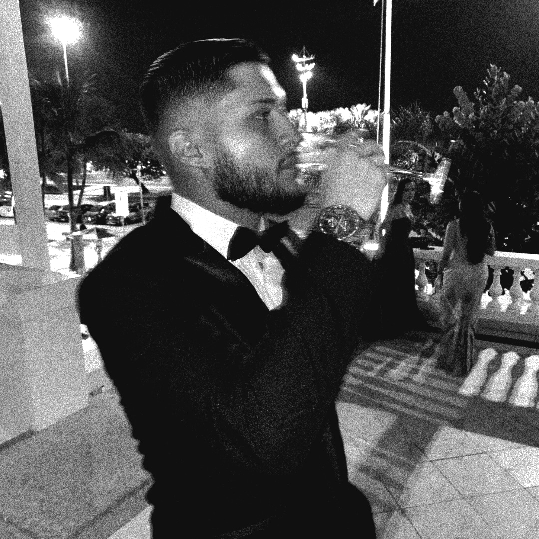 Corretor VITOR SOUZA