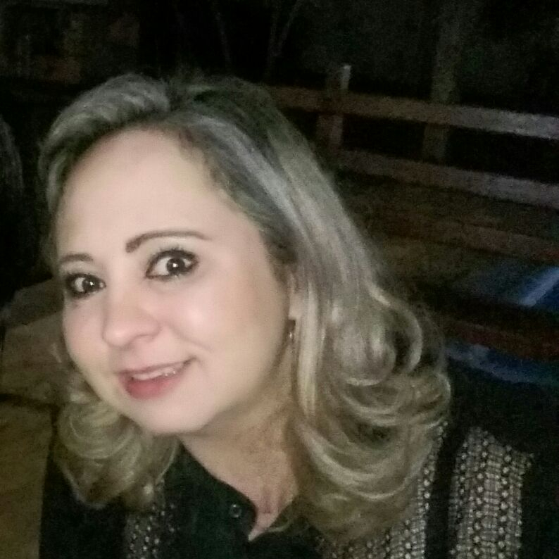 Corretor Leticia Stermoto