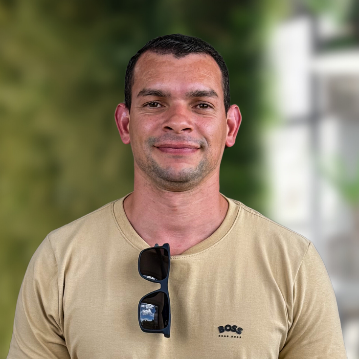 Corretor Ariel Gomes