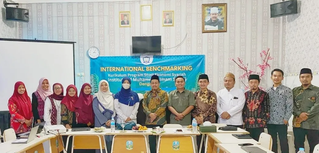 Benchmarking Kurikulum Program Studi Ekonomi Syariah