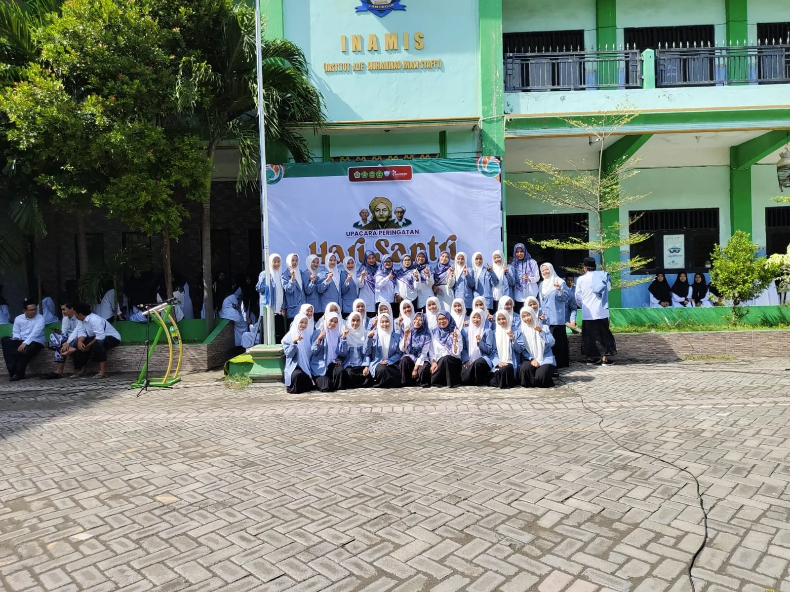 Mahasiswa INAMIS Pimpin Upacara Hari Santri 2025 dengan Khidmat dan Penuh Semangat