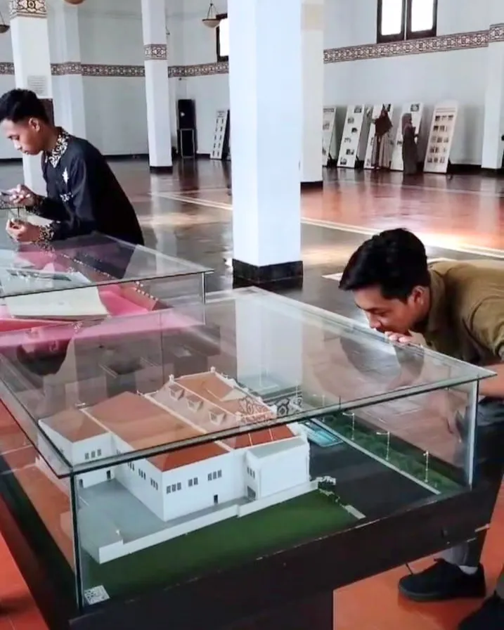 Kunjungan Edukatif Mahasiswa Program Studi Ekonomi Syariah ke Museum De Javasche Bank