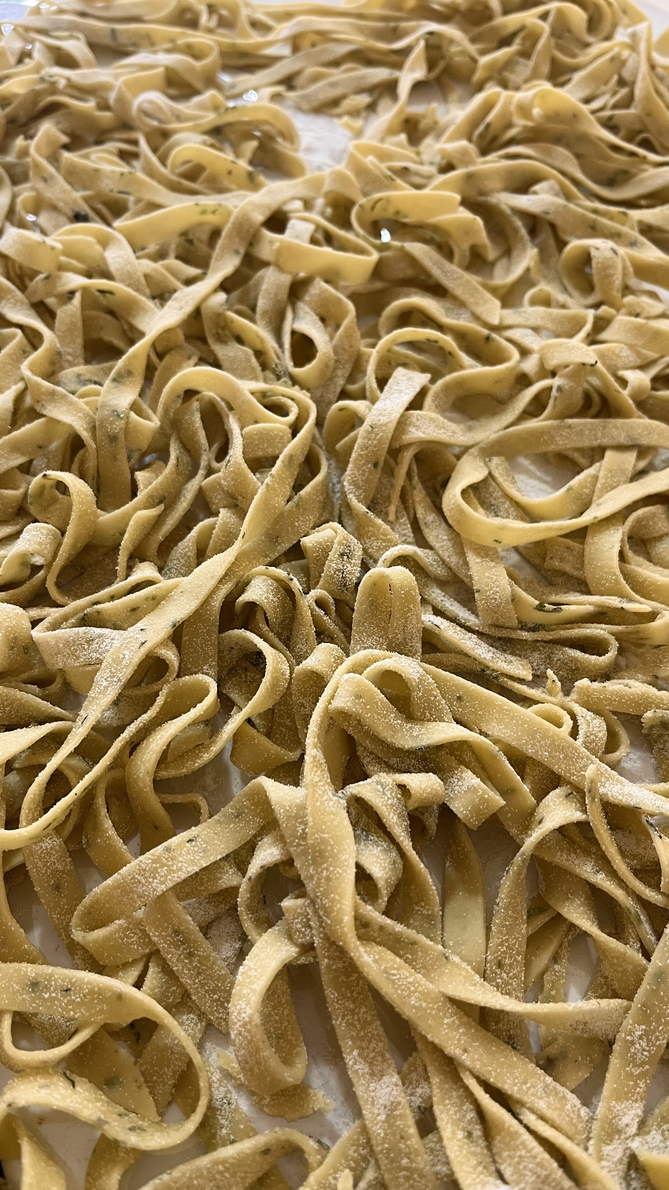 Tagliatelle de Albahaca caseros artesanales