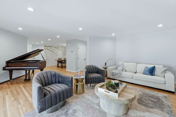 2A-LR w Pristine Wood Floors