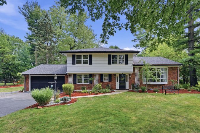 1-Coveted Tenafly Cul-de-Sac Setting