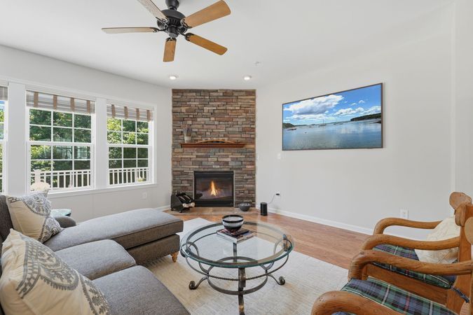 4C-Family Room w Electric FPL