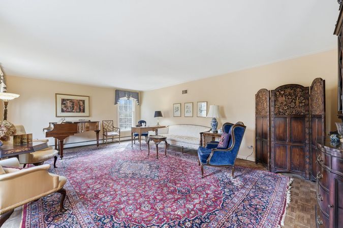 4A-Living Room w Wood Floor