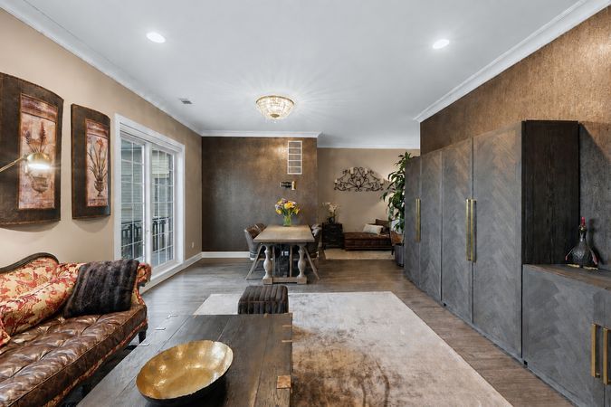 2B-LR into Dining Area