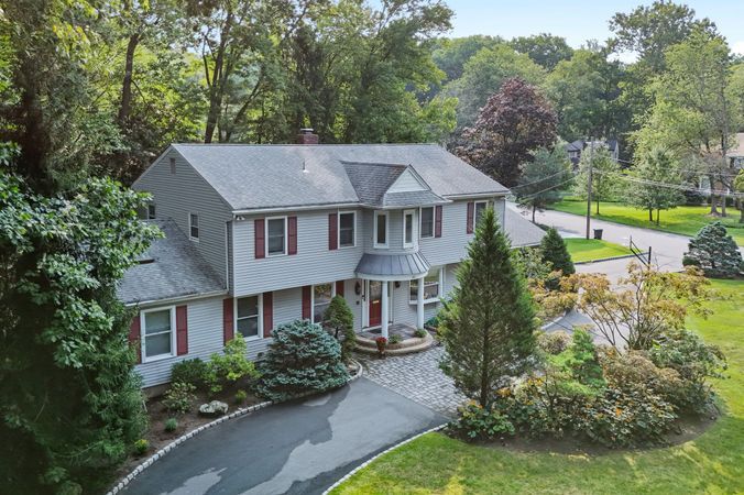 PERFECT COLONIAL