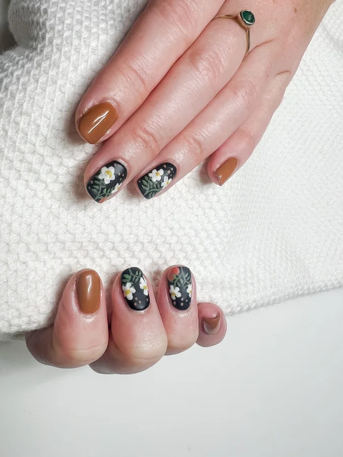 White Beehive Nails gallery 1