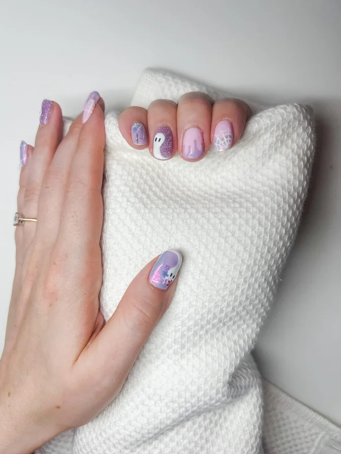 White Beehive Nails gallery 3