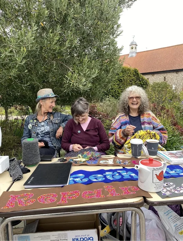 Stitch It, Don’t Ditch It! at the Community Hub