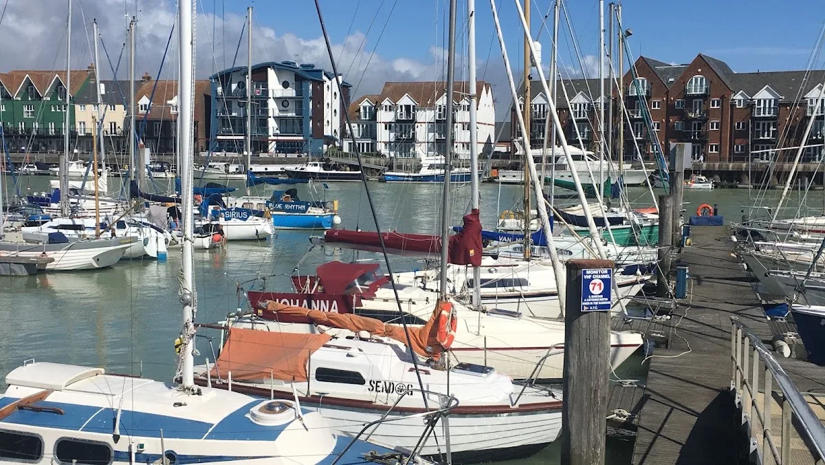 Arun Yacht Club, Rope Walk