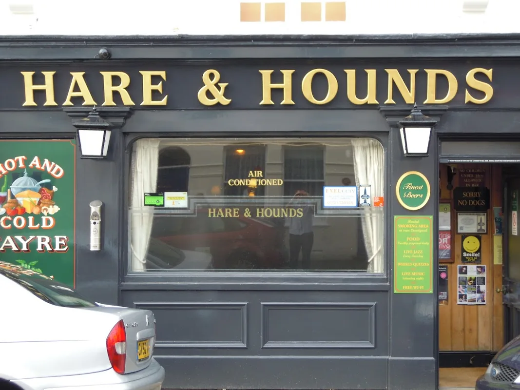 The Hare & Hounds logo