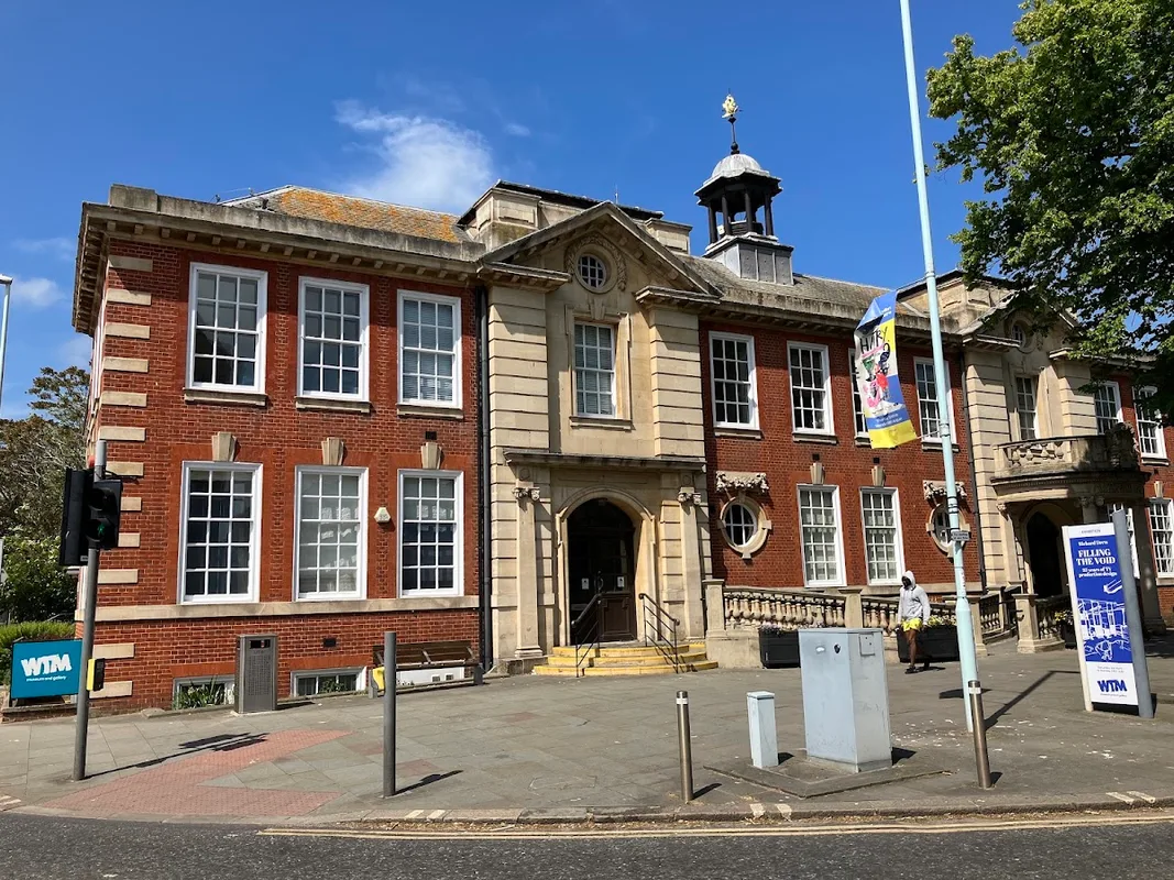 Worthing Museum & Gallery logo