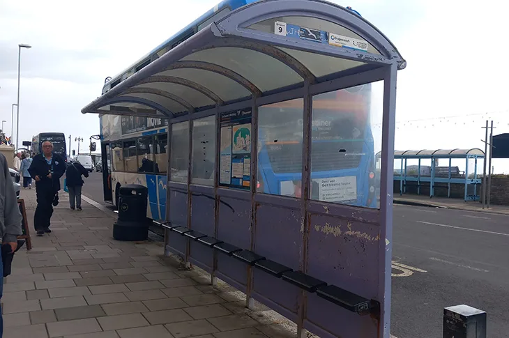 Bus shelter on Marine Parade, Worthing (purple)