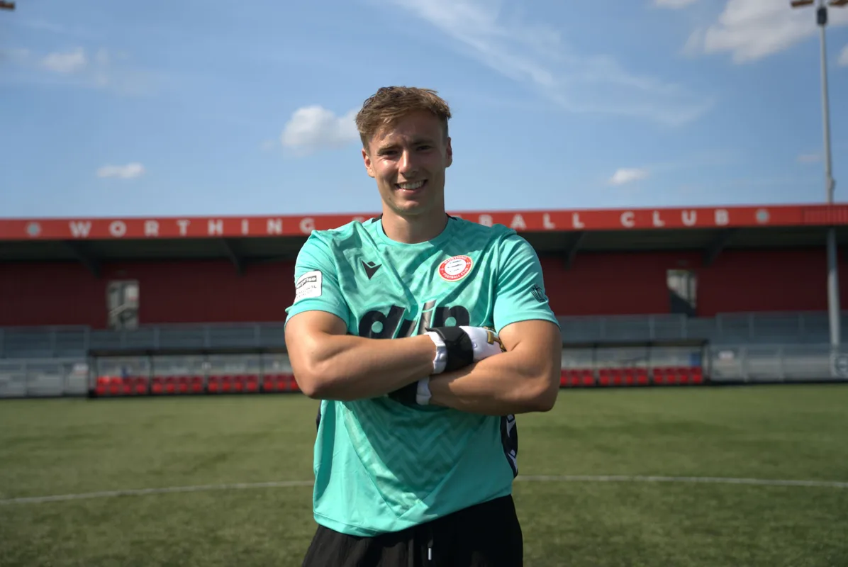 Harrison Foulkes Moves to Woodside