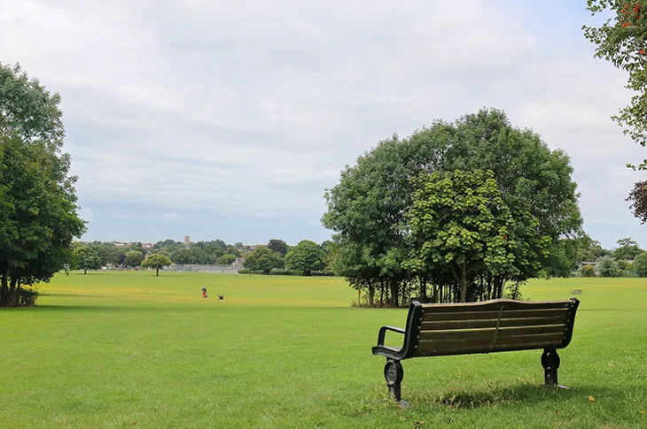 Parks and nature reserves retain prestigious Green Flag status in Adur