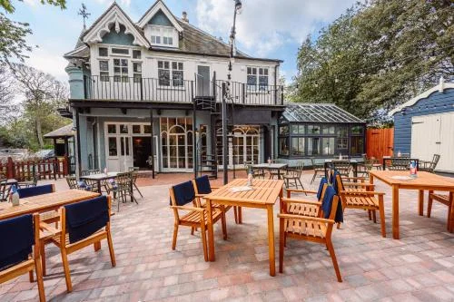 Brewhouse & Kitchen