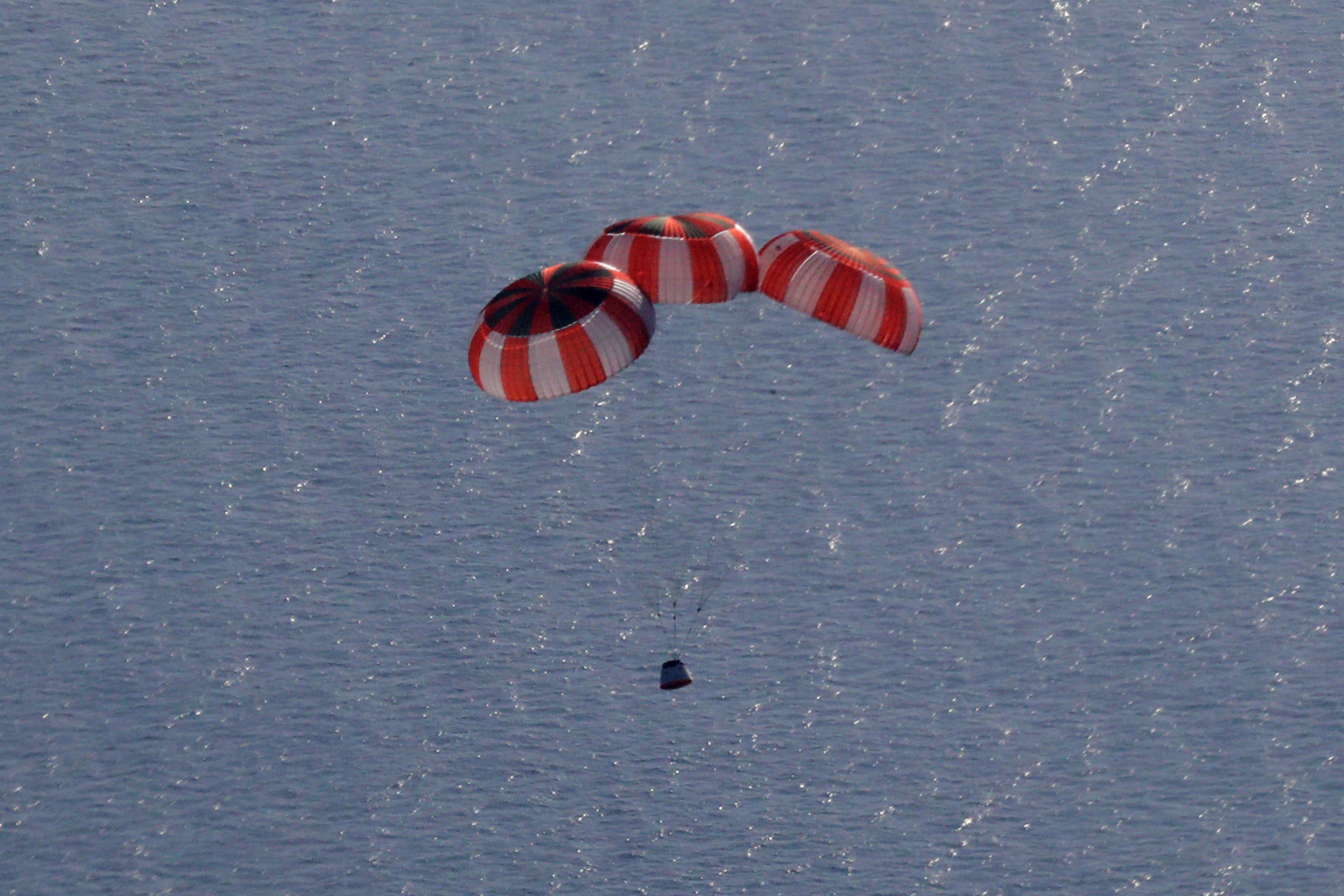 Crew module descending under main parachutes. Image Credit: IADT-01/ISRO