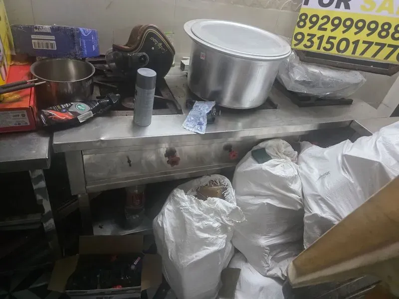 3.burner Chulah 3. Chopping tabel 1.sink 1.food cart 1.chaap counter - Photo 2
