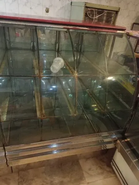 4 ft length sweet display without refrigerator with granite top in good conditio - Photo 8